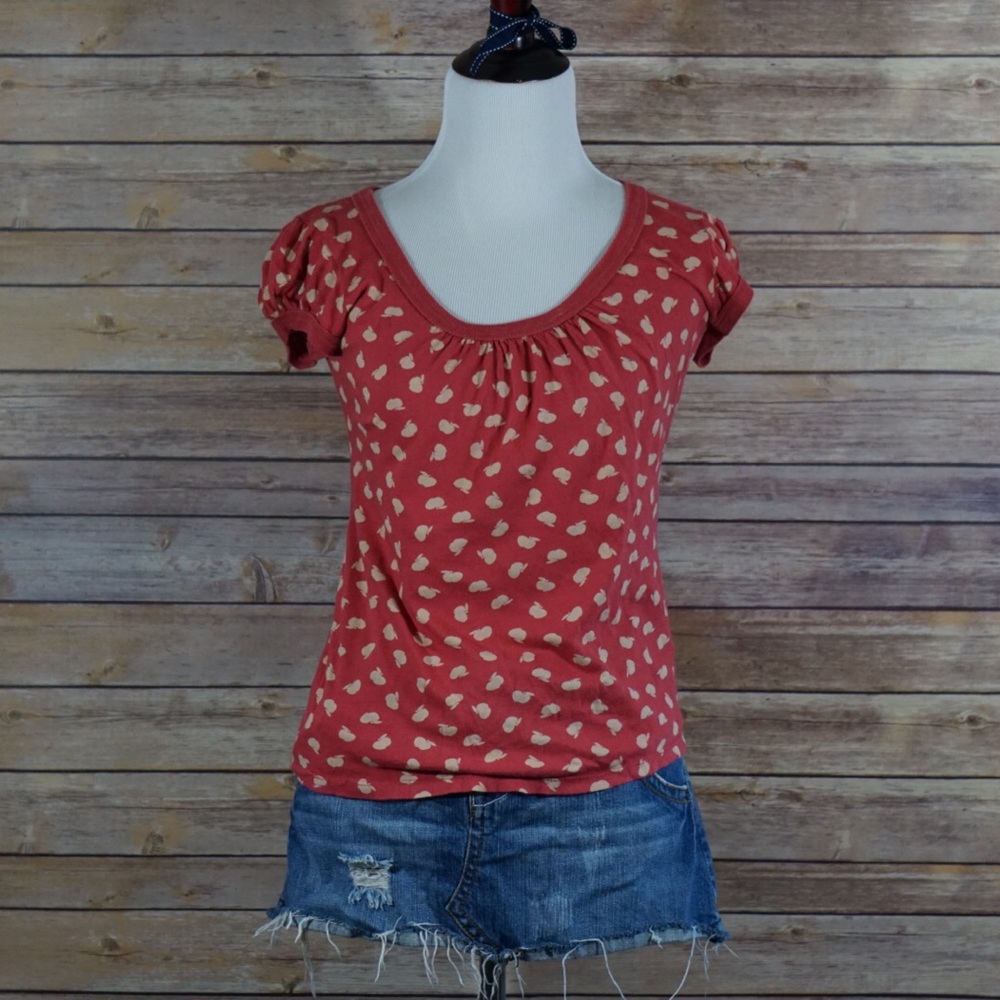 TODAY ONLY SALE🥳 Forever 21 Apple Print Top